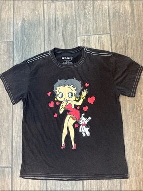 Betty Boop Black Tee with Red Heart Graphic and white stitching. Size Medium